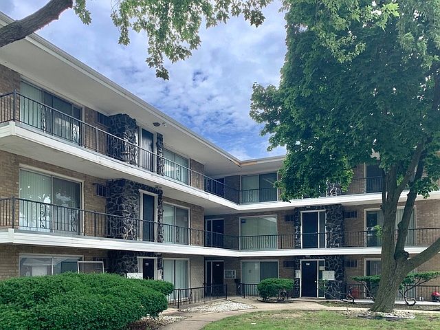 1st image of 471 Hirsch Ave #3C