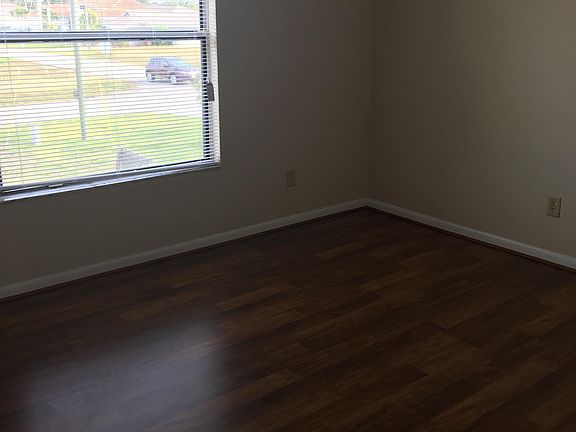 5th image of 2826 SE Santa Barbara Pl APT 201