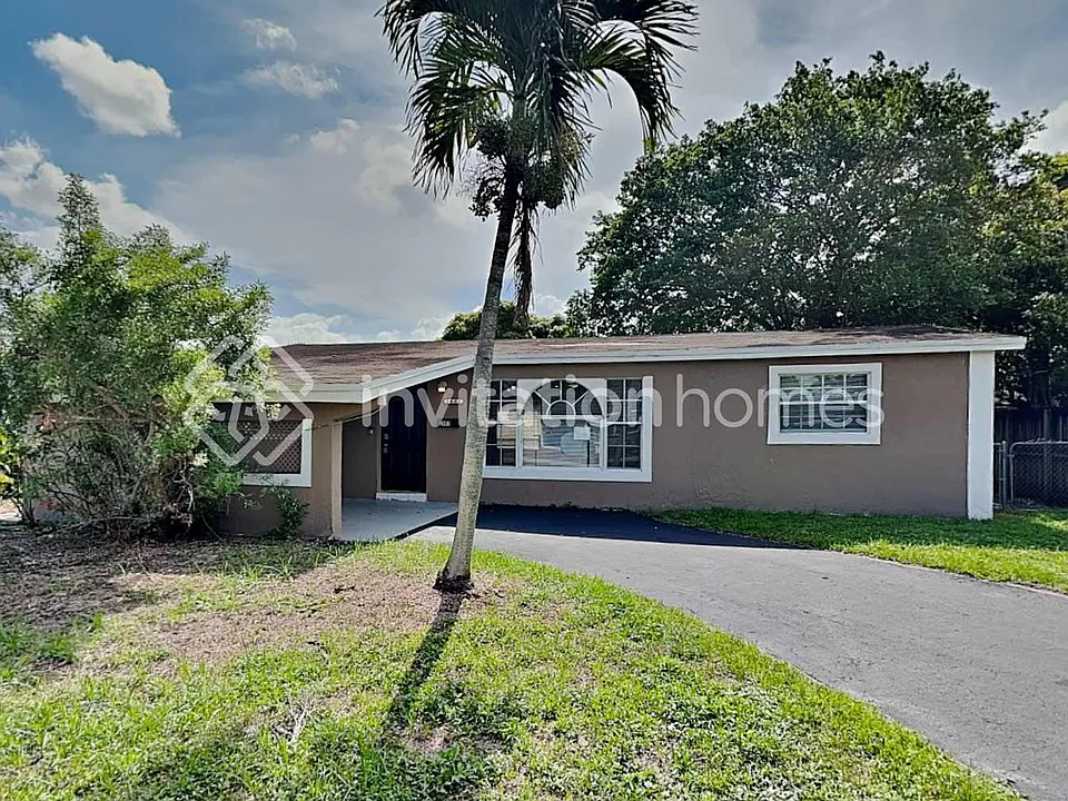 2401 Jamaica Dr
