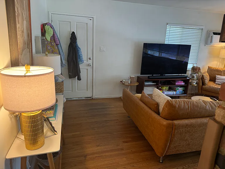 1860 Deloz Ave — Photo 2