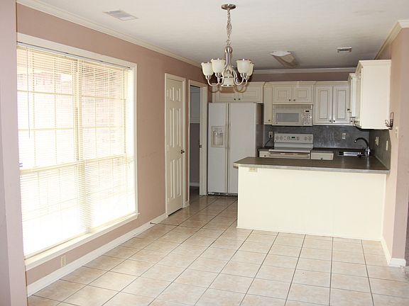 3rd image of 1604 Sheridan Dr