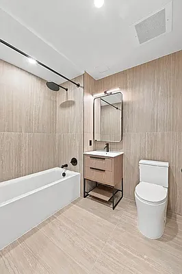 Bathroom, photo 1