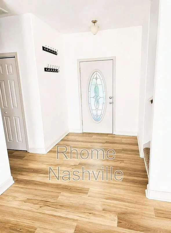 3 bed, 2.0 bath, 1967 sqft, $2,200 — Photo 3