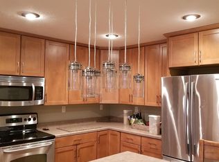 570 Meadow Lake Dr, Lancaster, KY 40444