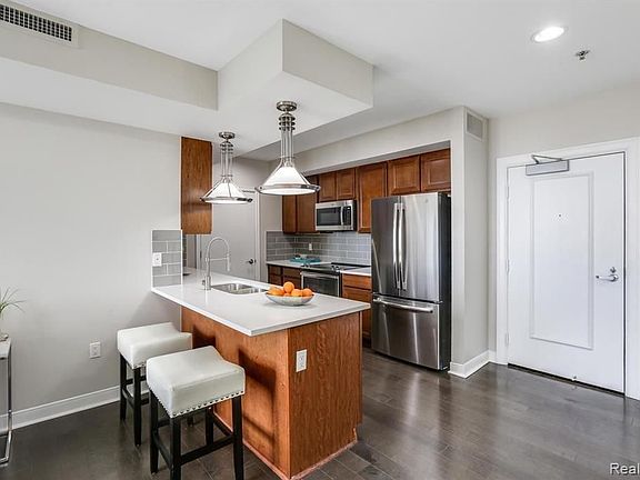 2nd image of 525 W Lafayette Blvd Unit 18C