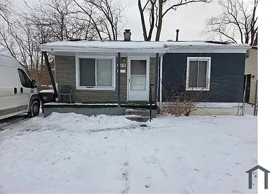 26039 Lehigh St — Photo 1