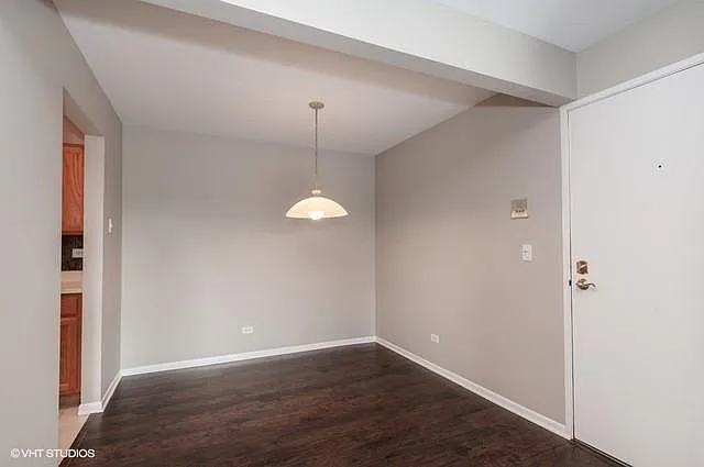 880 N Lakeside Dr — Photo 3
