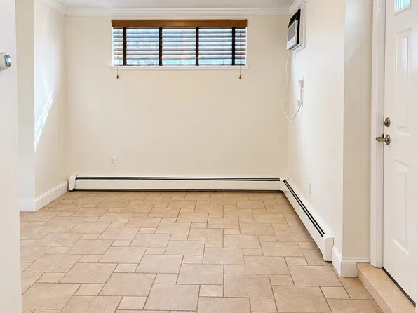 343 Ridgewood Ave #2, Staten Island, NY 10312