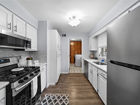 4th image of 6958 Elmwood Dr