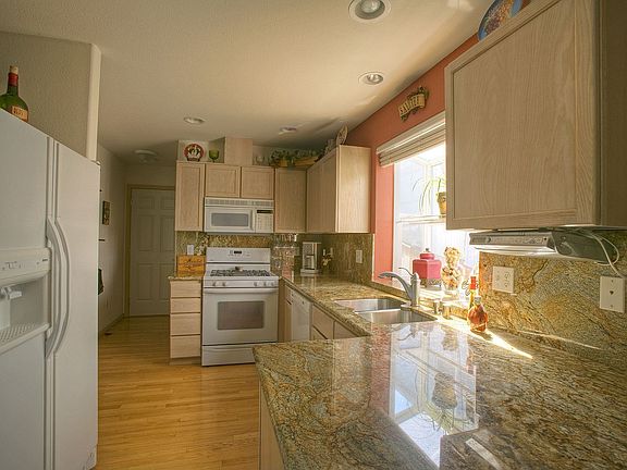 This granite is amazing.