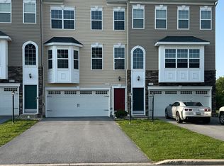 10373 Lantern Ln, Hagerstown, MD 21740