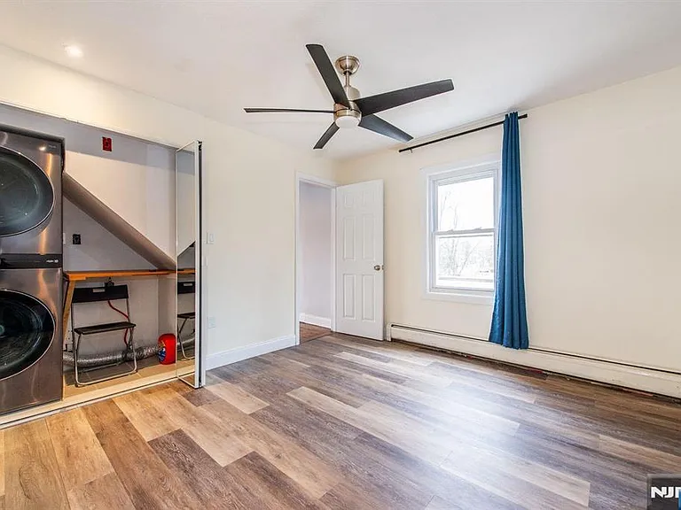 677 Warwick Tpke — Photo 10