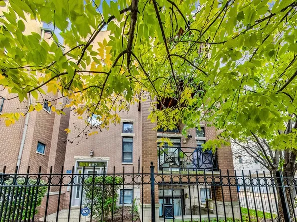 657 N Peoria St APT 3, Chicago, IL 60642