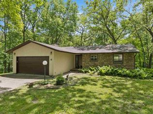 6 Woodland Dr NE, Iowa City, IA 52240