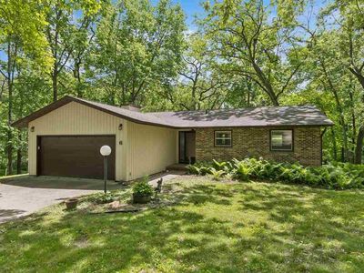 6 Woodland Dr NE, Iowa City, IA, 52240