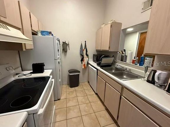 2nd image of 2360 SW Archer Rd APT 918