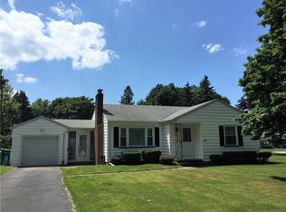39 Charing Rd, Rochester, NY 14617