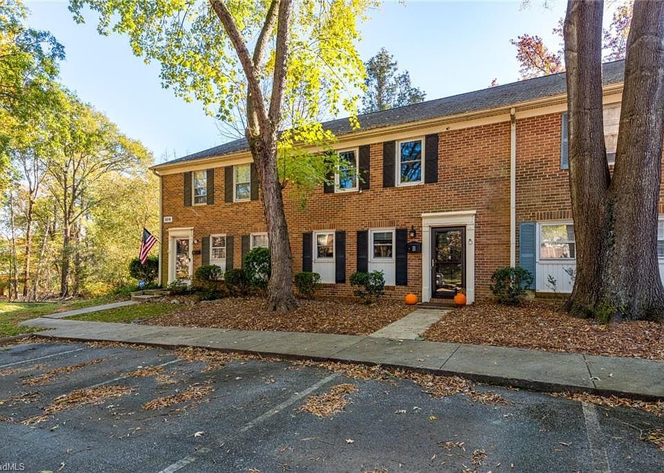 1st image of 3215 B Regents Park Ln