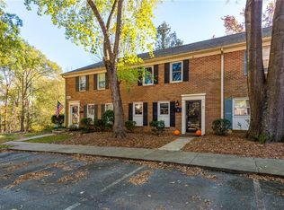 3215 B Regents Park Ln, Greensboro, NC 27455