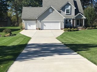 109 Pineview Dr, Lapeer, MI 48446
