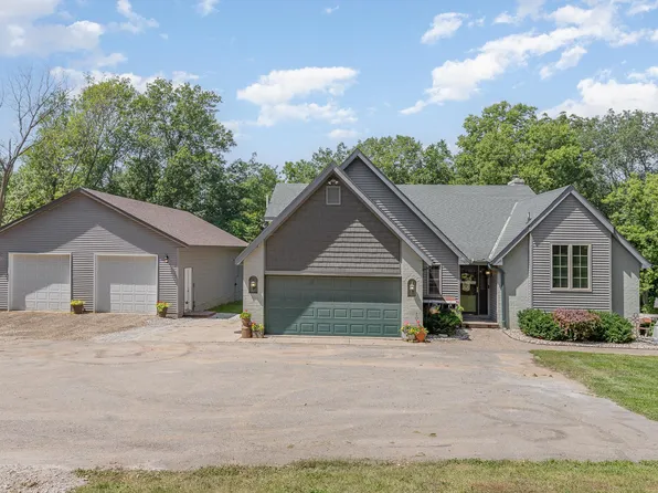 121 Deer Run Trl, Le Sueur, MN 56058