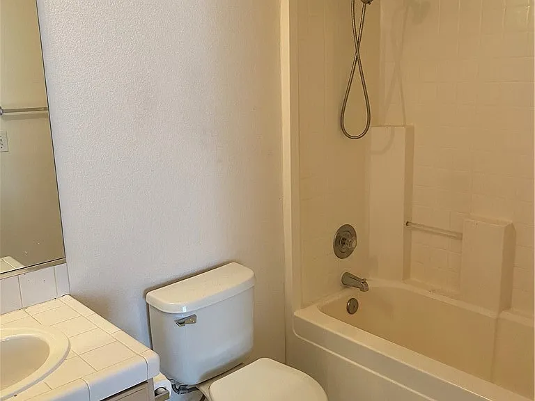 7004 Rotunda Ct — Photo 8