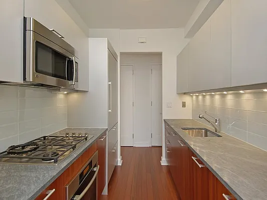 Rented by Sotheby's International Realty | media 10