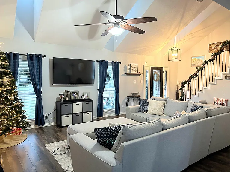 512 Arbor Oak Dr — Photo 3