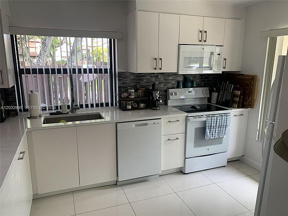 4th image of 13233 SW 110th Ter #17-1