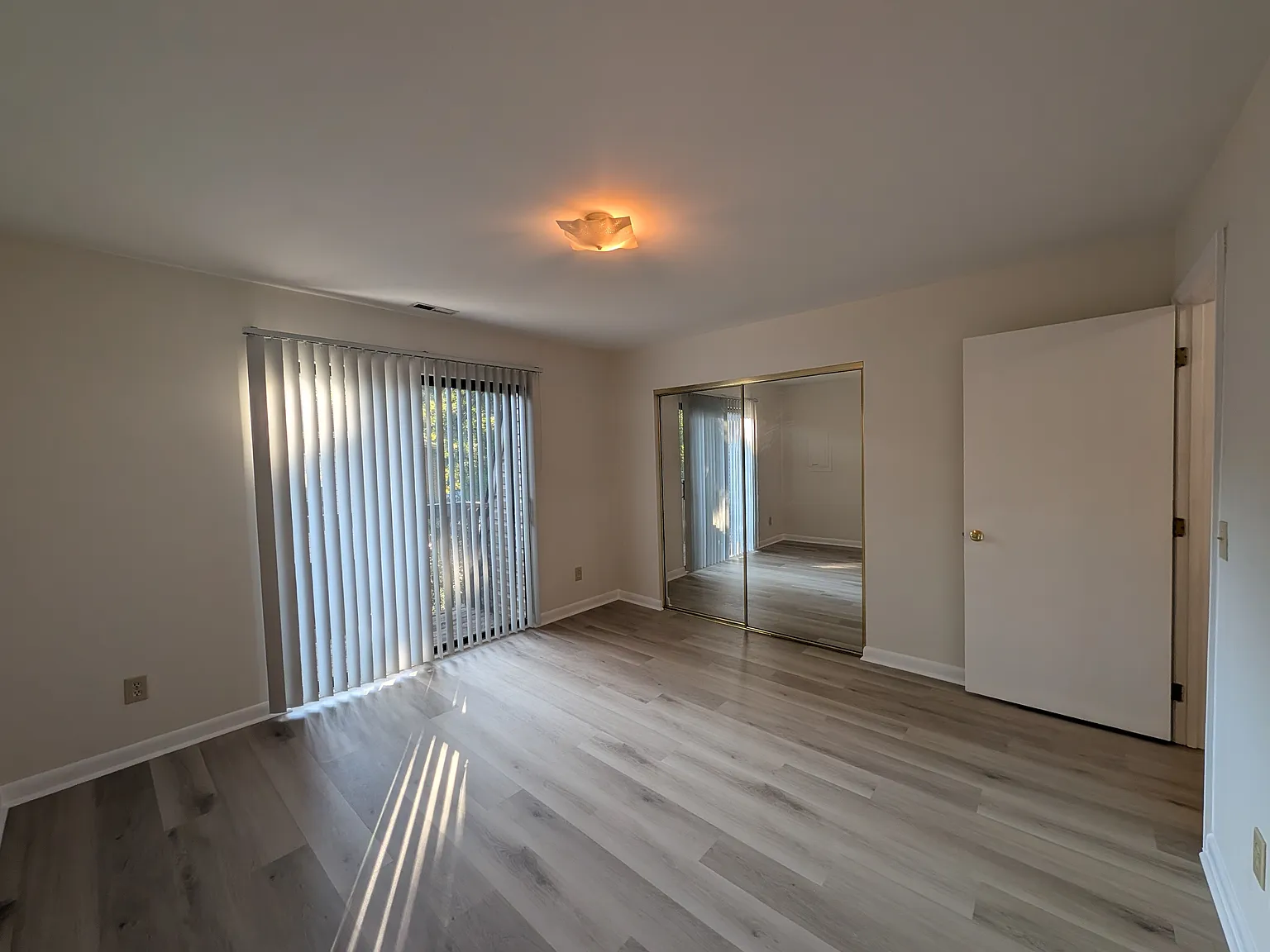 386 Summerwalk Circle - 1 — Photo 2