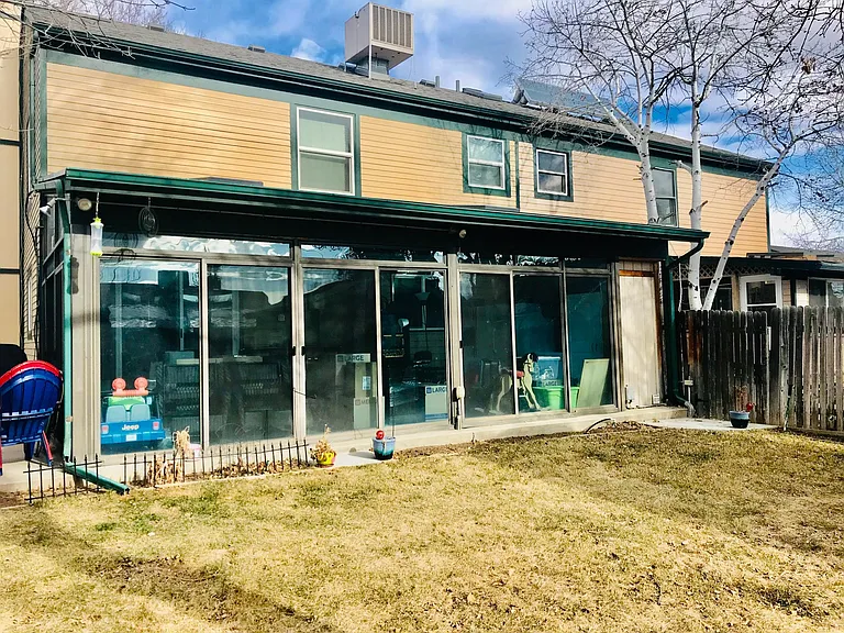 660 W Chester St — Photo 20