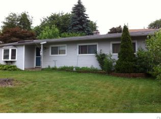 150 Sunburst Rd, Bridgeport, CT 06606