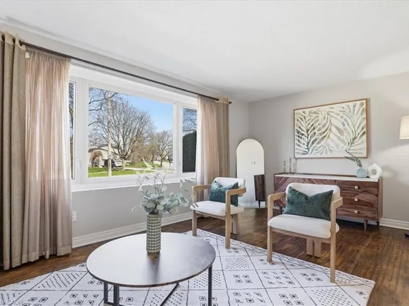 111 Selkirk Dr, Kitchener, ON N2E 1M5