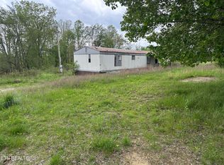 243 Twin Bridge Rd, Deer Lodge, TN 37726