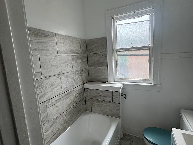 7250 S Langley Ave #2R — Photo 5