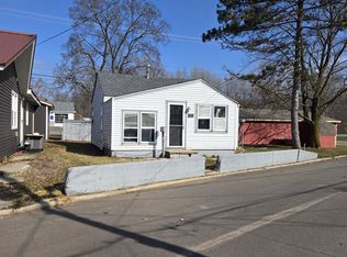 1429 Virginia St, Lake Odessa, MI 48849