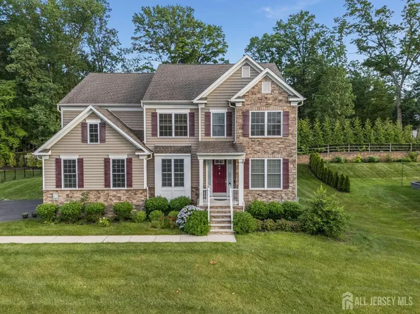 12 McLellan Ct, East Brunswick, NJ 08816