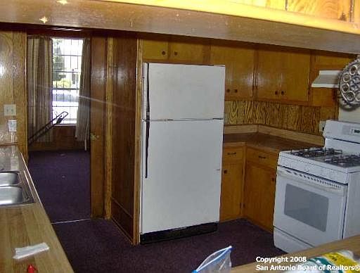 4th image of 330 CANTON ST