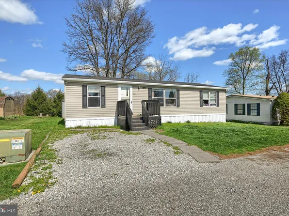203 Rife Rd Trailer 52, East Berlin, PA 17316