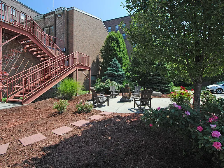 Bancroft Luxury Apartments — Photo 22