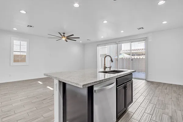 9807 E Axle Ave — Photo 3