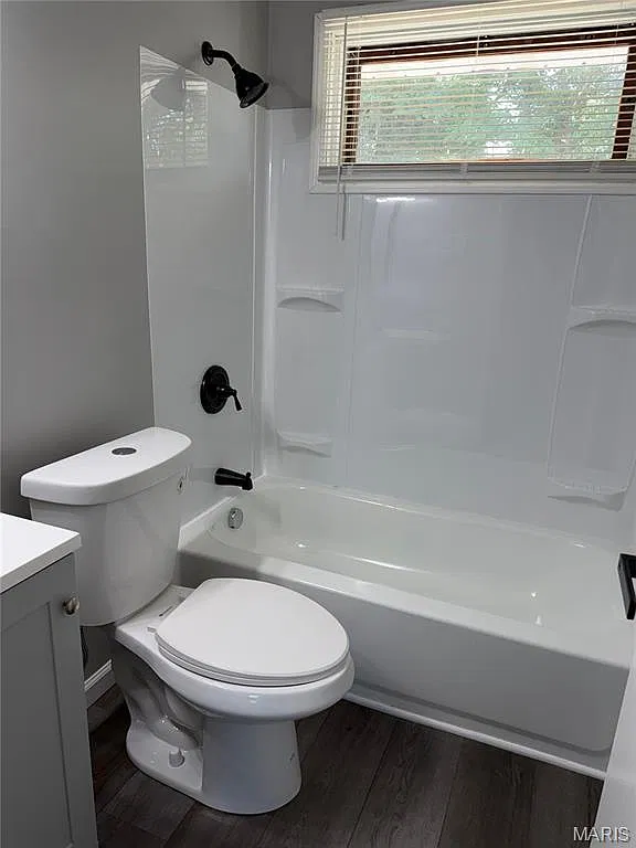 3 bed, 1.0 bath, 854 sqft, $1,225 — Photo 4