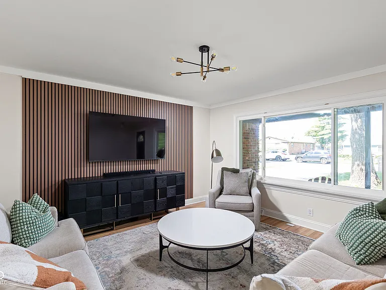 10605 Penn Dr — Photo 6