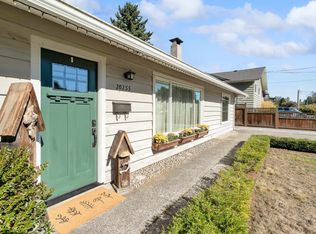 20255 Chatwin Ave, Maple Ridge, BC V2X 4G4