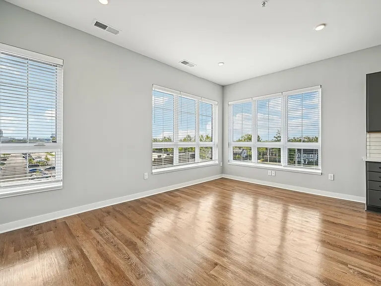 Midpoint East - Living Room