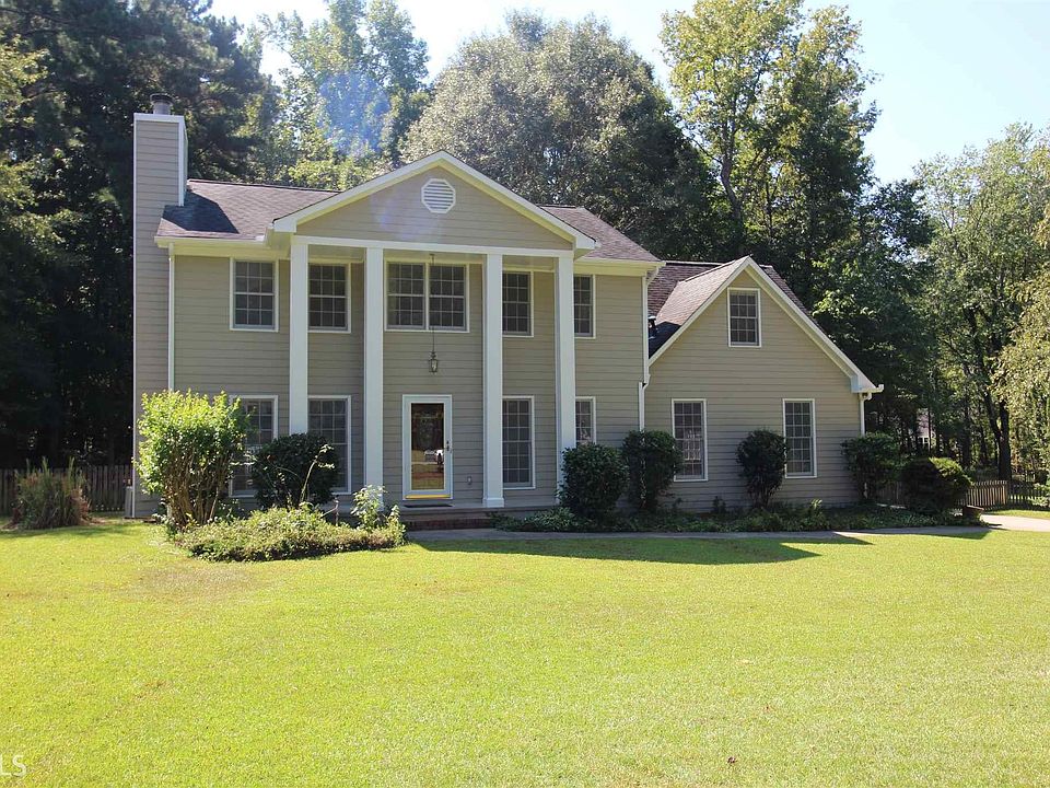1st image of 220 Mapledale Trl