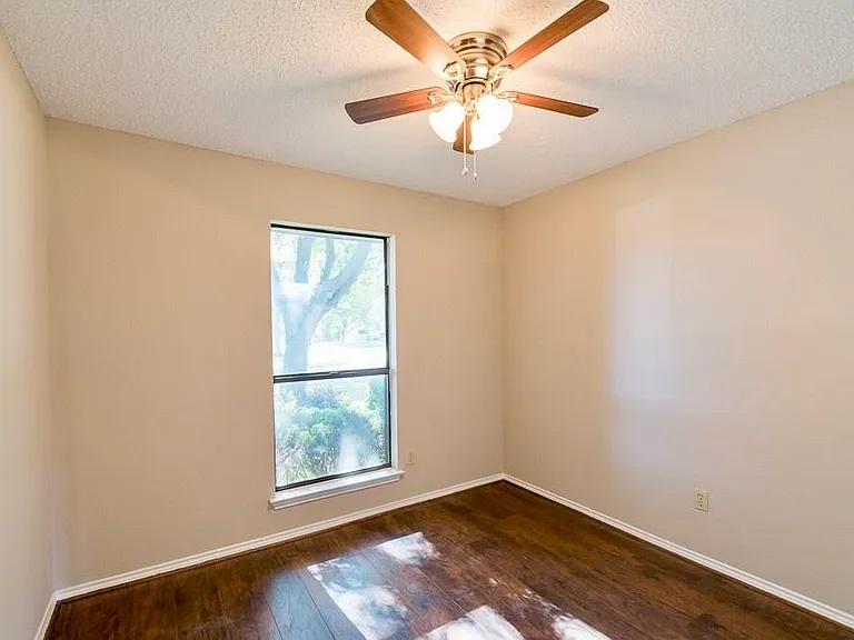 3502 Wentworth Dr — Photo 6