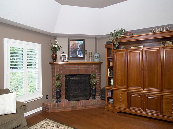 2nd image of 3804 Spruce Pine Dr