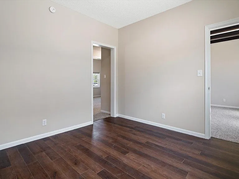 914 S Adams St — Photo 13