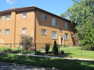 1014 Edwards St APT 2, Waukegan, IL 60085